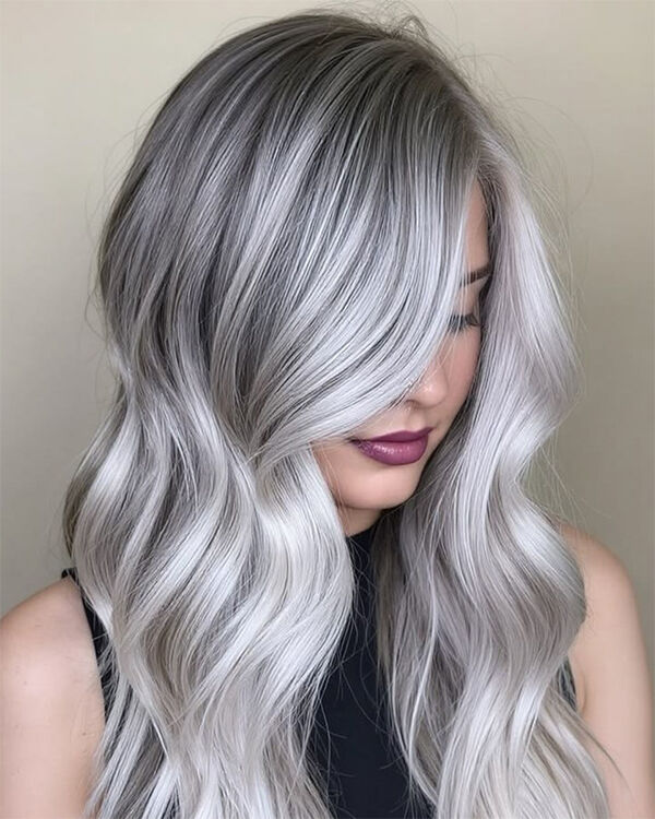 Серебристый. Фото: @evilhair__